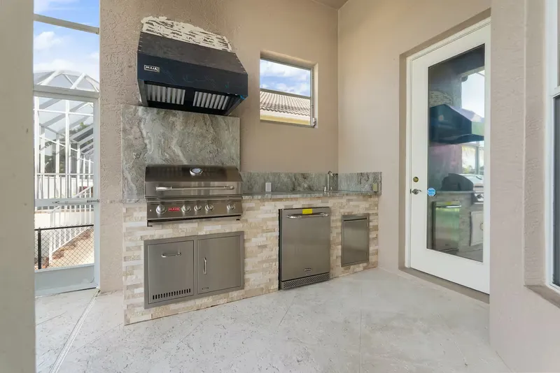 Cocina exterior práctica y moderna